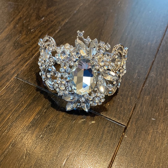 Gorgeous cuff bracelet never worn - Picture 1 of 5